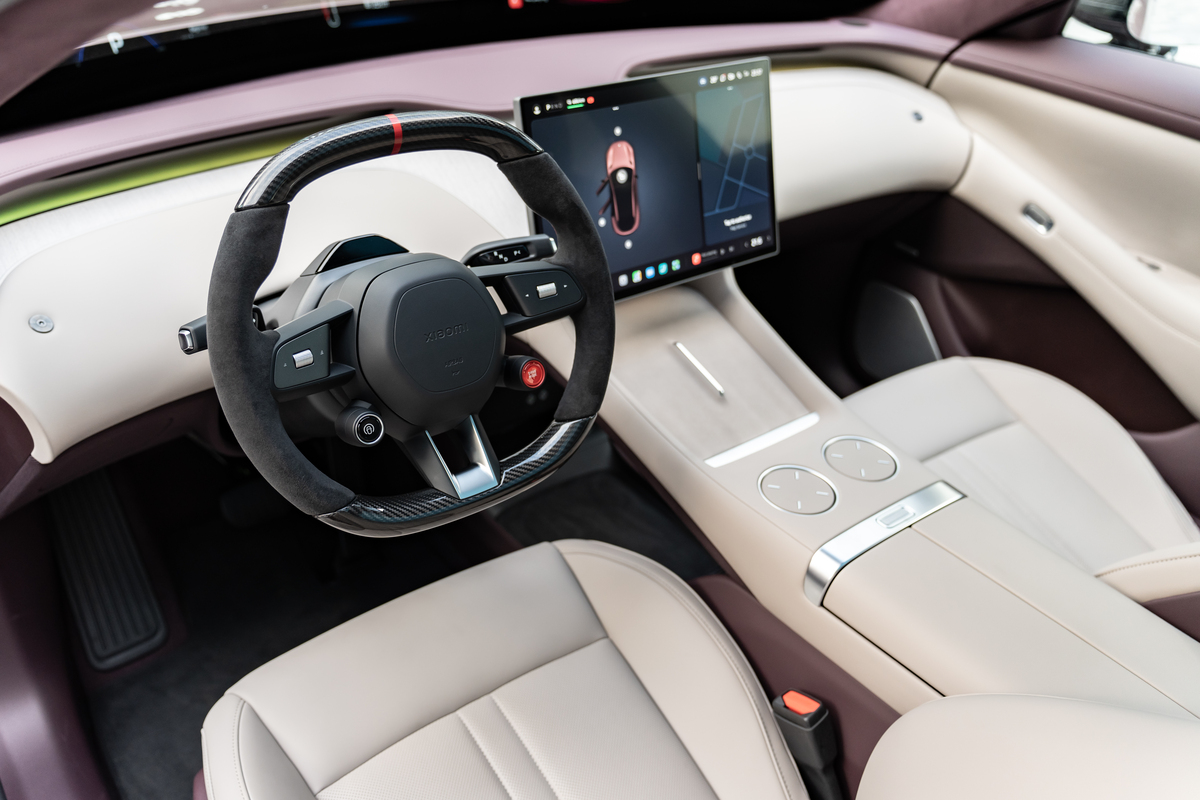 Xiaomi YU7 MAX interior Gray & Purple - driver's seat