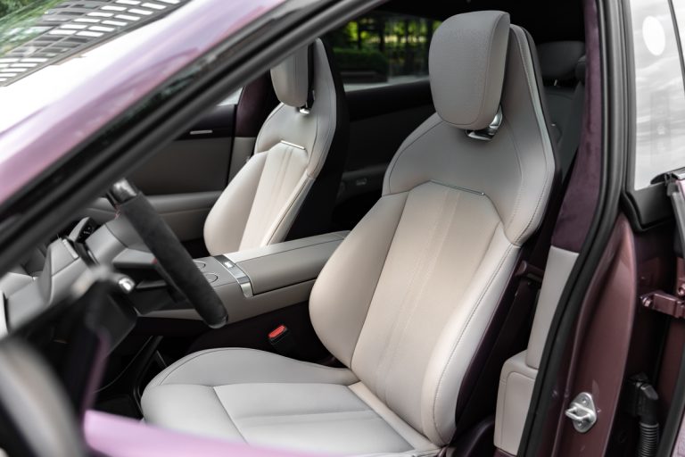 Xiaomi YU7 MAX interior Gray & Purple - front seats